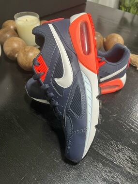 Nike Air Max IVO Sneakers